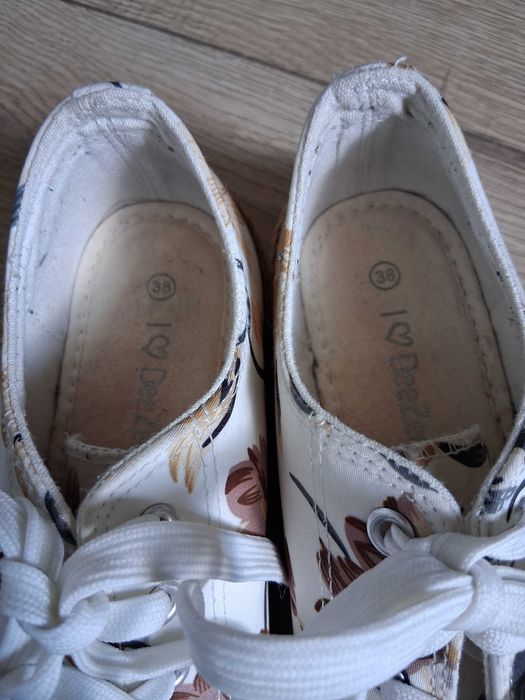 Trampki, espadryle 38