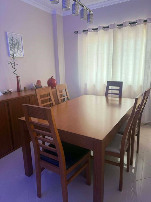 Mesa de jantar em cerejeira com 6 cadeiras