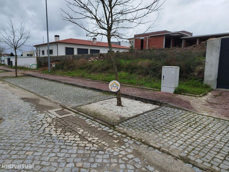 Terreno urbano em Tamel S. Veríssimo, área 637,20 m2, com alguma vista