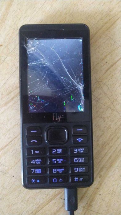 2 телефона флай и prestigio бу на зпч