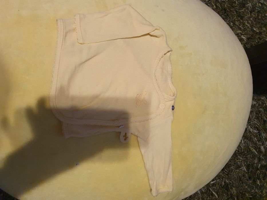 Kaftanik zapinany na zatrzaski