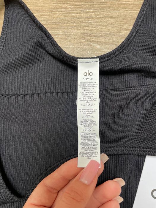 Продам майку Alo Yoga Ribbed Prosper Tank