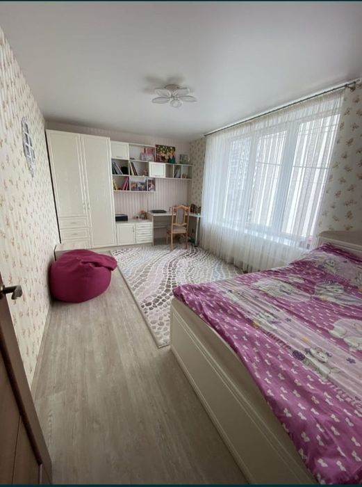 Меблі в дитячу,спальня. Шкаф,письменний стіл,тумба.Стінка