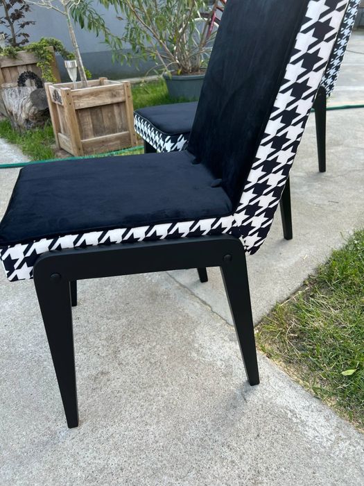 Krzesła Aga po renowacji PRL