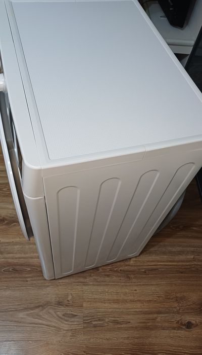 pralko-suszarkę LG 7 /4 kg .Sprawna