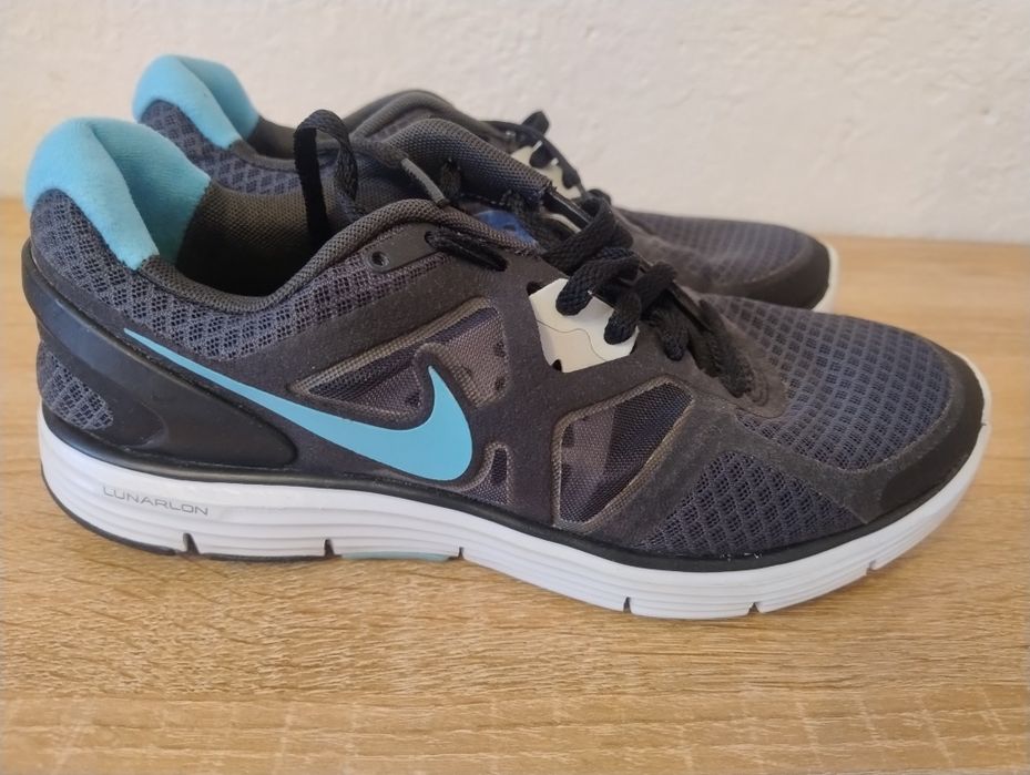 Кросівки жіночі Nike