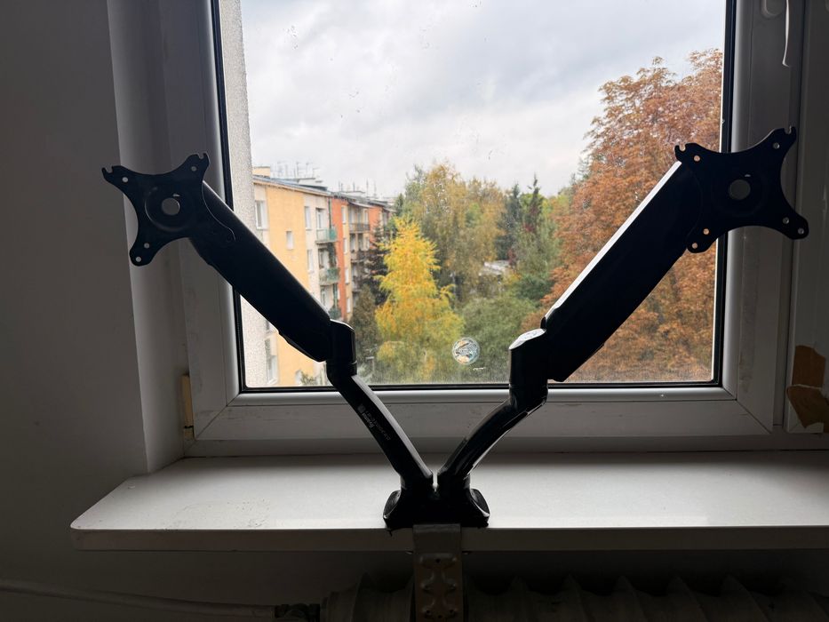 iiyama podwójny uchwyt na dwa monitory