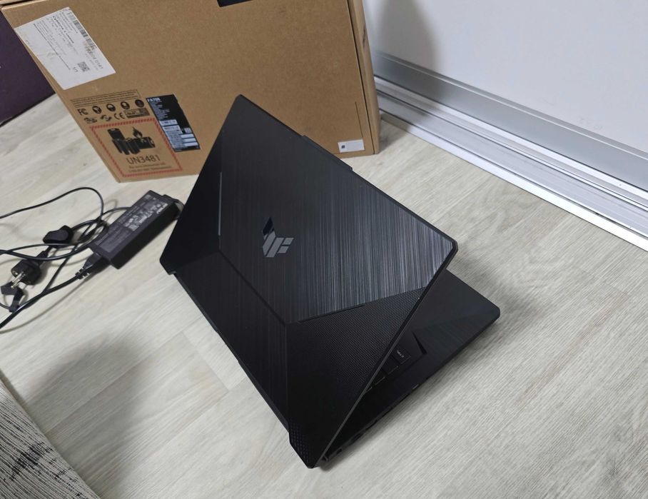Asus TUF FA706 17.3"\Ryzen 7\Nvidia GTX 1660 Ti 6GB\16GB\ НЕ РАБОЧИЙ! \Полный комплект