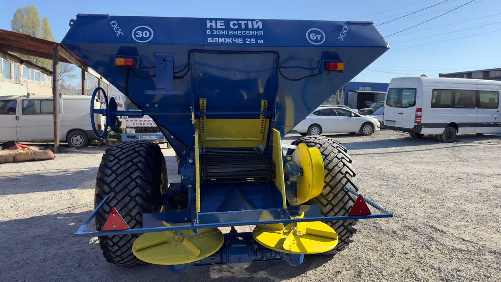 МВУ-6 ,РУМ-6 розкидач мінеральних добрив