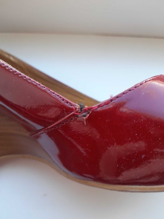 Лаковые красные туфли Монарх