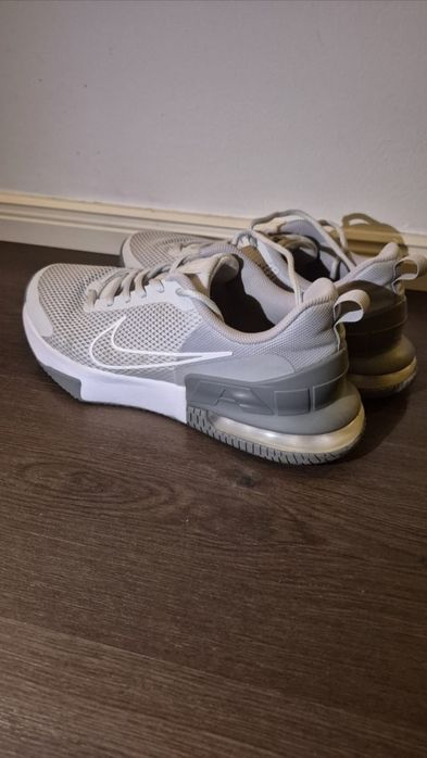 Кроссовки  Nike оригинальные р.46