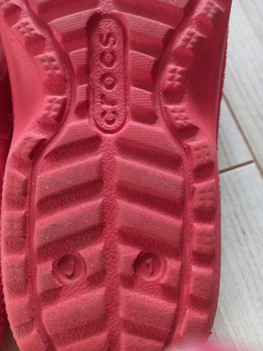 Sprzedam japonki crocs j1 32/33