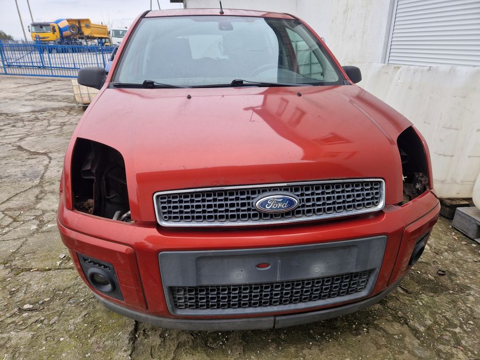 Błotnik prawy przód Ford Fusion I plus + lift T5