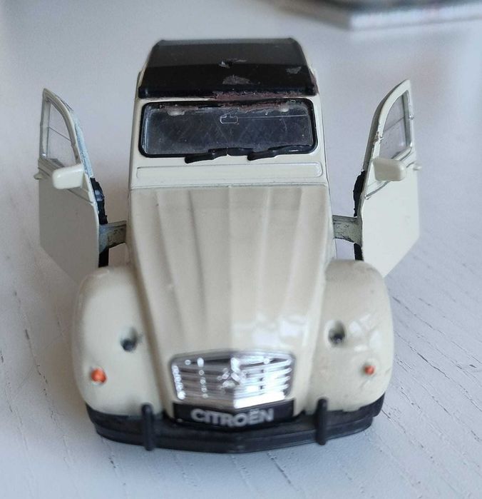 model Citroen 2CV