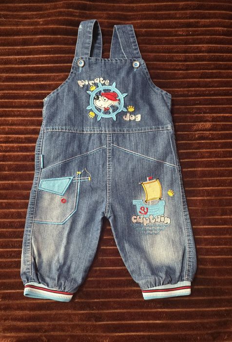 Spodnie dżinsowe na szelkach