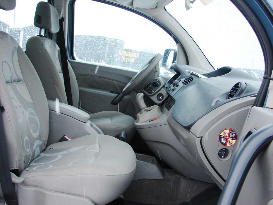 Заводской пассажир Renault Kangoo 2009 год (1,6 бензин)
