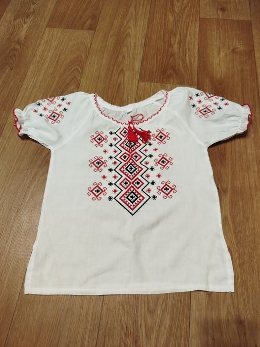 Вишиванка для дівчинки