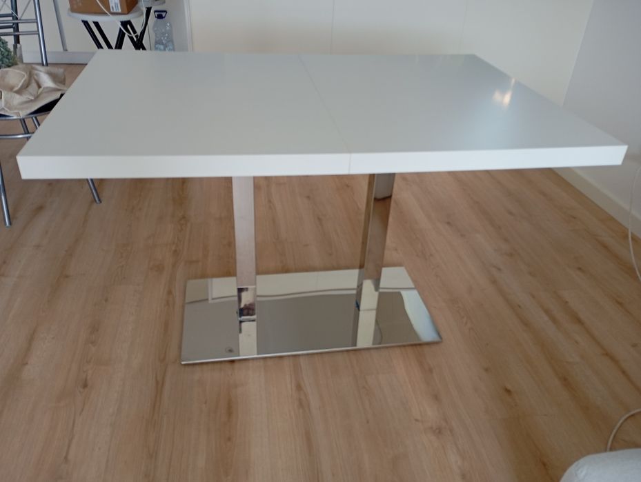 Mesa de jantar extensível