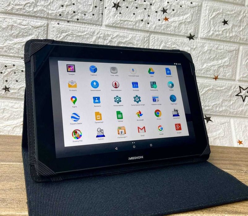 Планшет 10 дюймів 32 ГБ (+ чохол книжка)