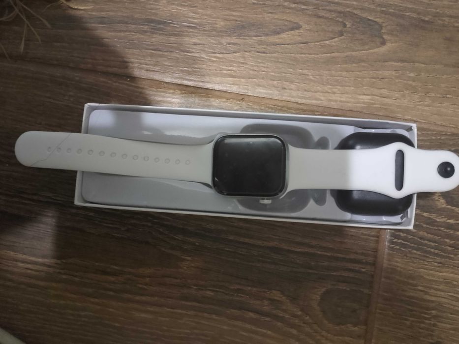 Смарт    годиник