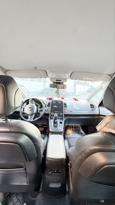 renault grand scénic 7 lugares , ano 2018 , caixa automatica, sensor . Gps .AC