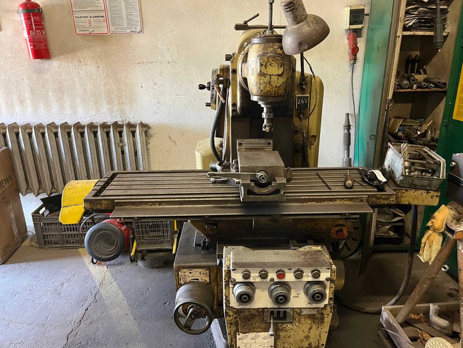 Frezarka Uniwersalna HECKERT FW250x1000