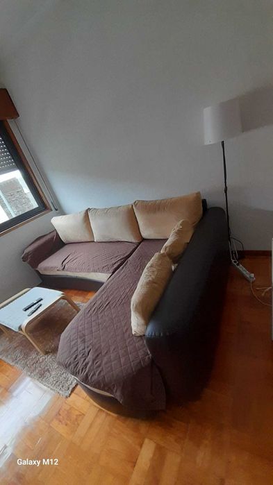 Sofá cama com chaise longue e arrumação + pousa-pés IKEA