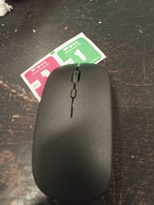 Tablet, teclado, coluna e rato