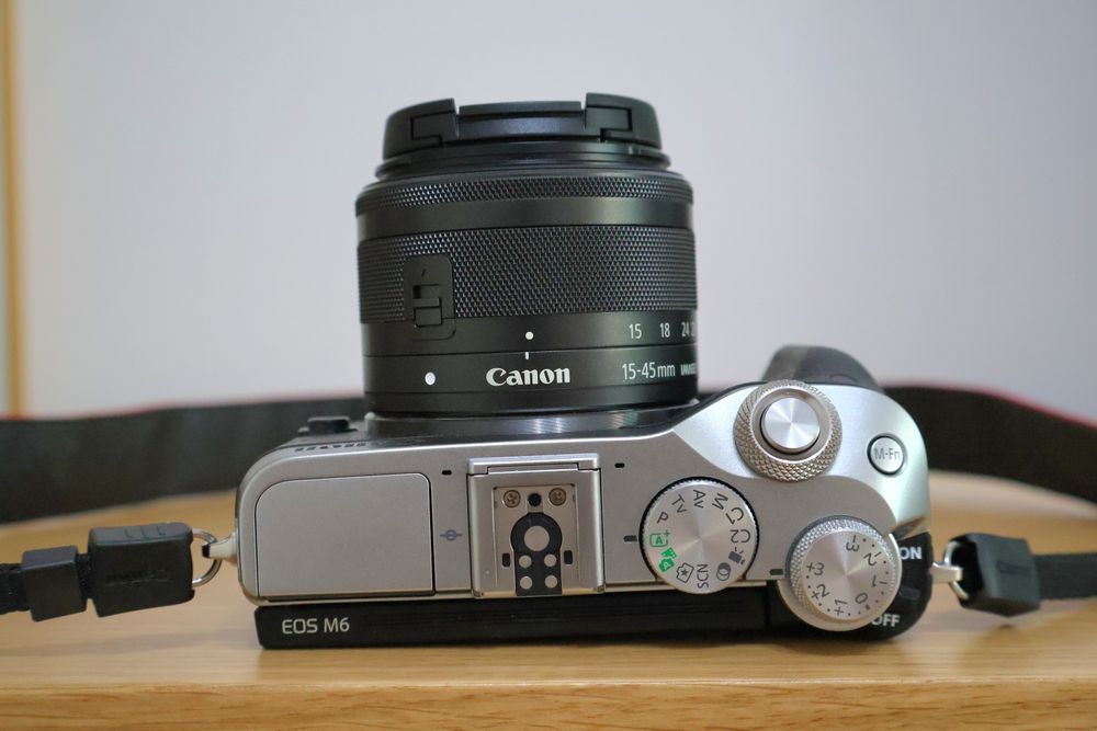 Canon EOS M6 + EFM 15-45mm