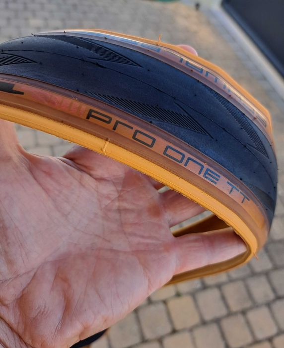 Pneus Schwalbe Pro One  700x28. Tubeless. .
