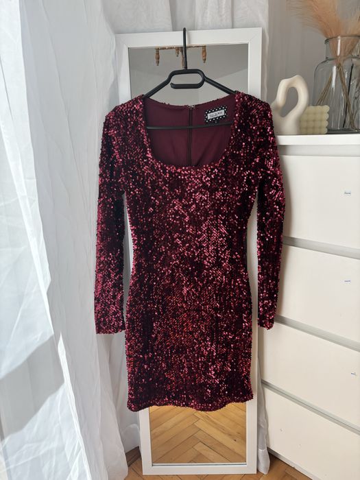 Cekinowa sukienka z dekoltem w kolorze wina S 36 sylwester impreza