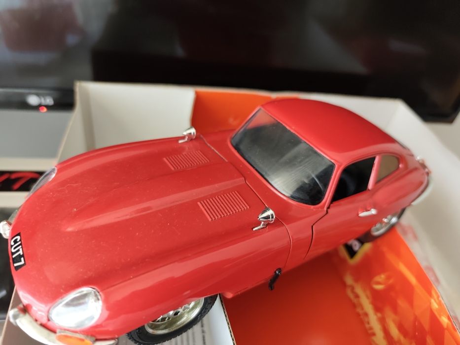 1/18 Jaguar e coupé kit burago carro coleção miniatura