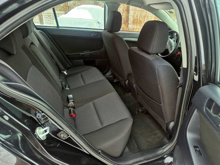 Mitsubishi Lancer Benzyna 109 KM 5-drzwiowy HB 2010r