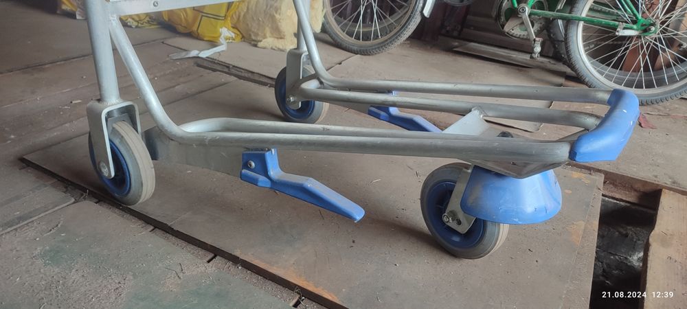 Тачка для багажу або автомайстерні