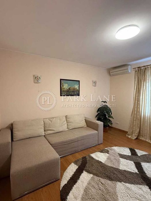 Продаж 2к квартири в центрі Києва Вулиця Хорива 33 Контрактова площа