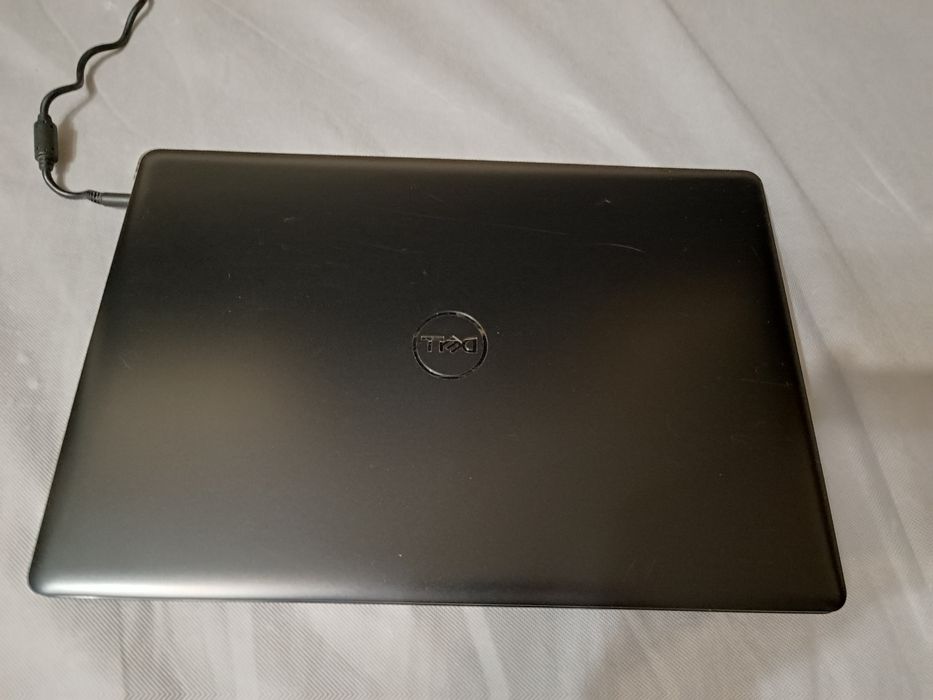 Продам ноутбук DELL Inspiron 5570, Core i5-8250U, дискретна відеокарта