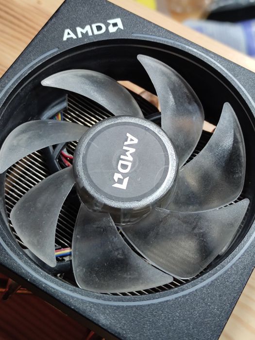 Продам процесор AMD Ryzen 7 2700X