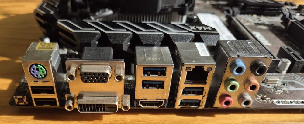 MSI B450-A PRO MAX + Ryzen 3 1200 AF + SSD 128GB M.2