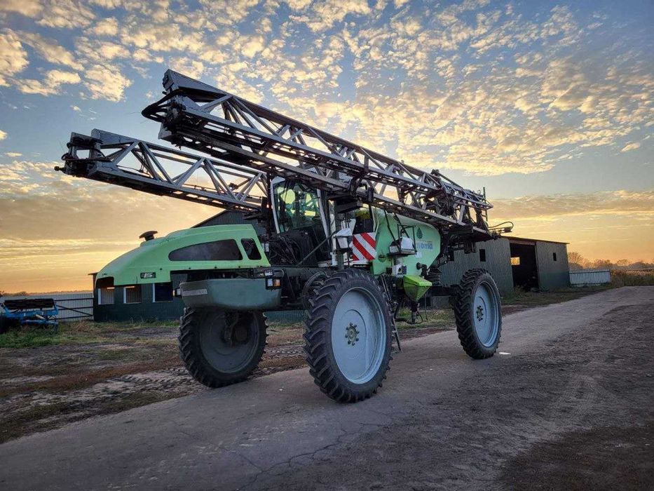 Терміново продам  самохідний сільгосп. оприскувач