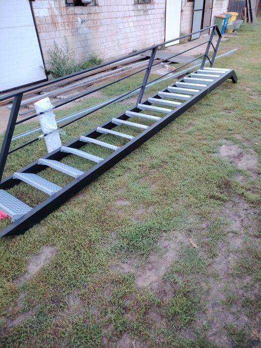 Schody metalowe stalowe kratka wema  solidne