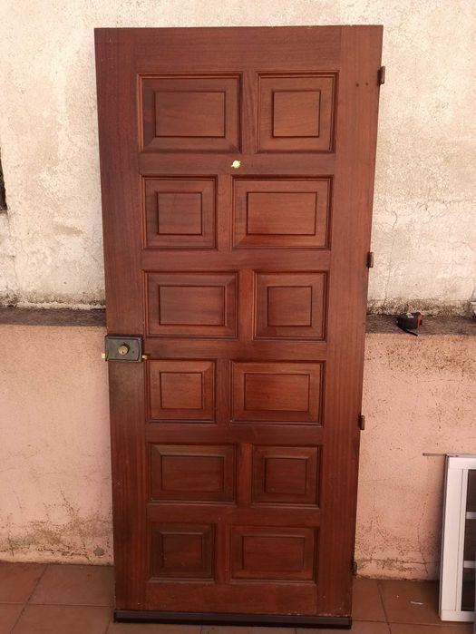 Porta madeira usada