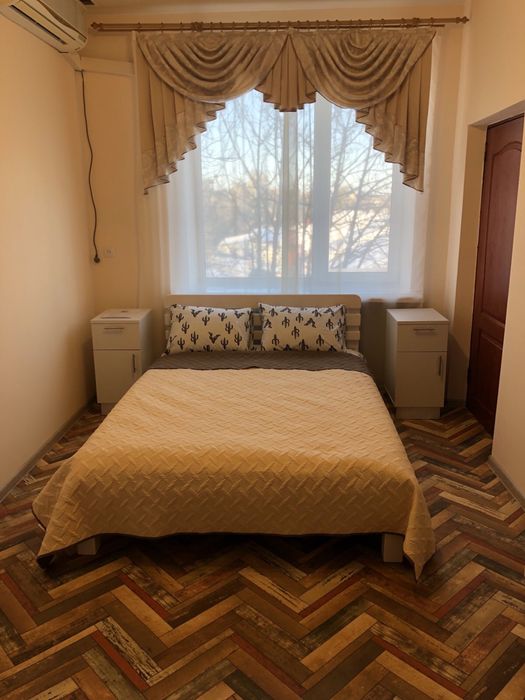 Хостел PERRON м. Південний вокзал, койко-місця та окремі кімнати люкс