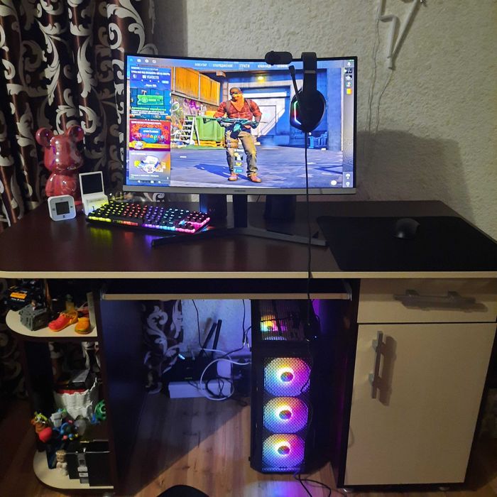 Комп'ютерний стіл+крісло