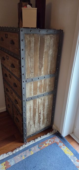 Cómoda / camiseiro rústico gato preto