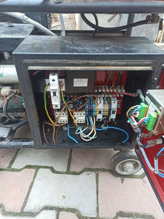 Прогдам генератор хонда 5.5 квт с автопуском при выключении света