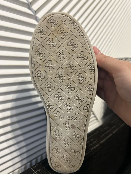 Кеды на танкетке Guess