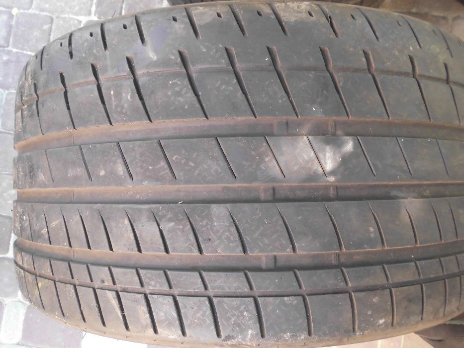 295/35 R20 Bridgestone 1 шт почти новое