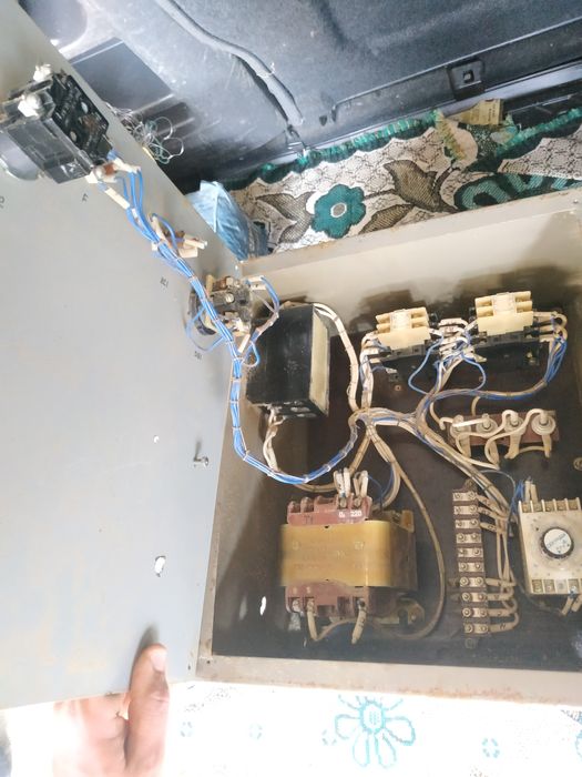 Електрощитова,електричний щит,електромотор,запуск електромора реле час