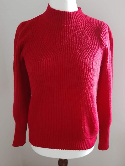 Swetr damski z szerszymi rękawami