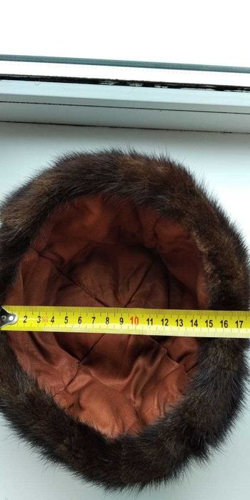 Шапка женская меховая бурая